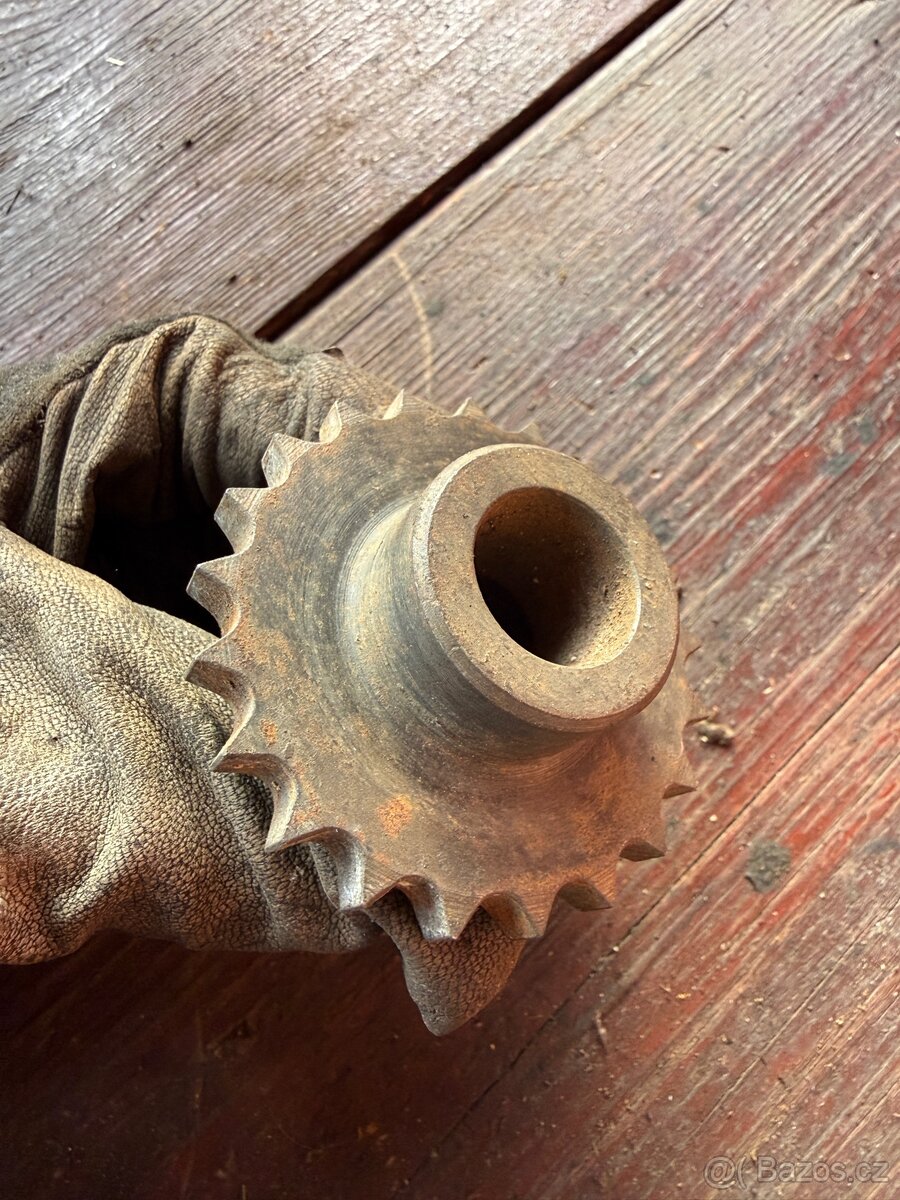 Čz 175 Prase - primární kolečko - 8