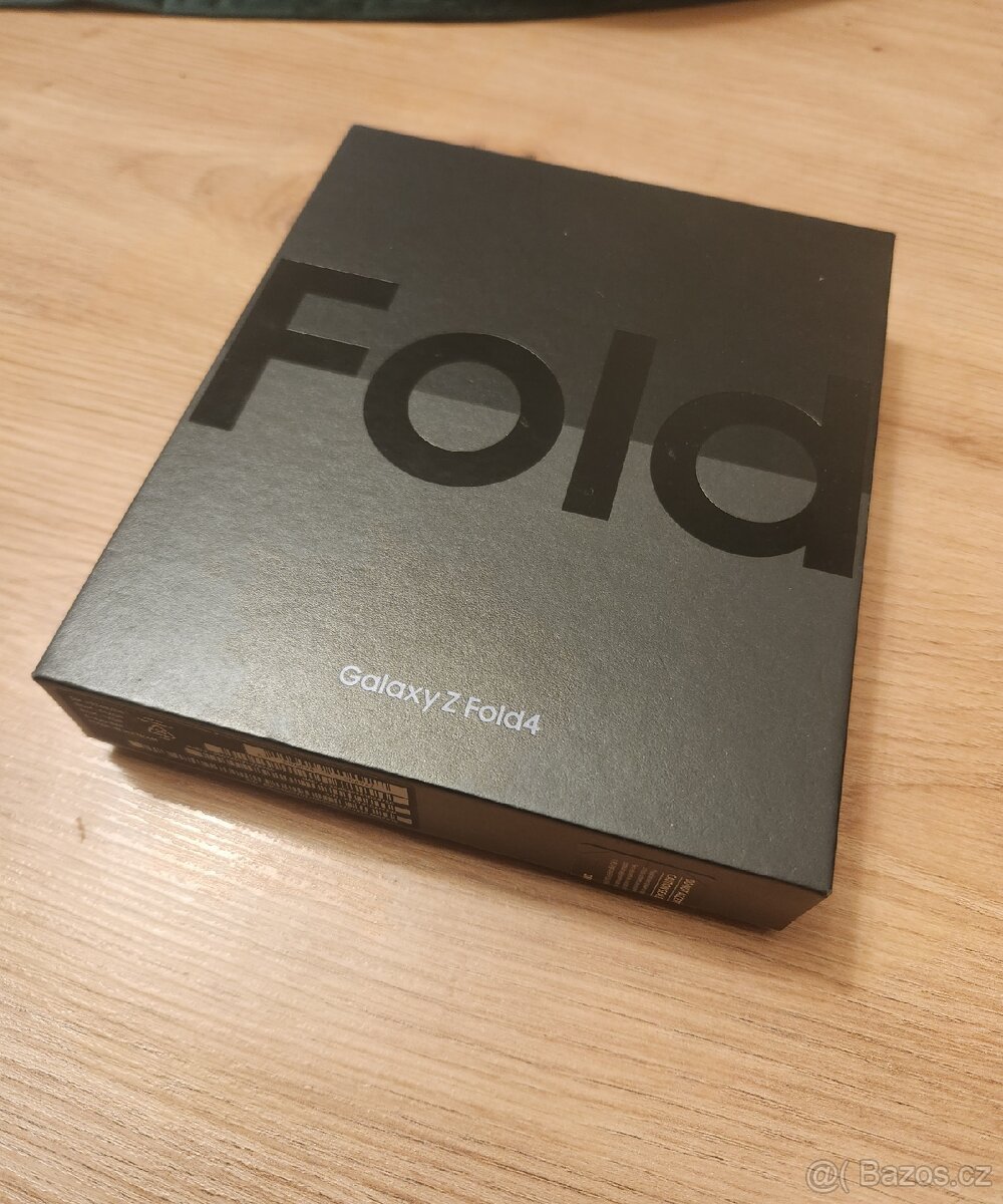 Samsung Galaxy Z Fold4 - 8