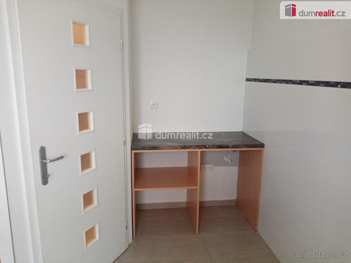 Pronájem hezkého bytu o velikosti 1+1, v rodinném domě, v Dě - 8
