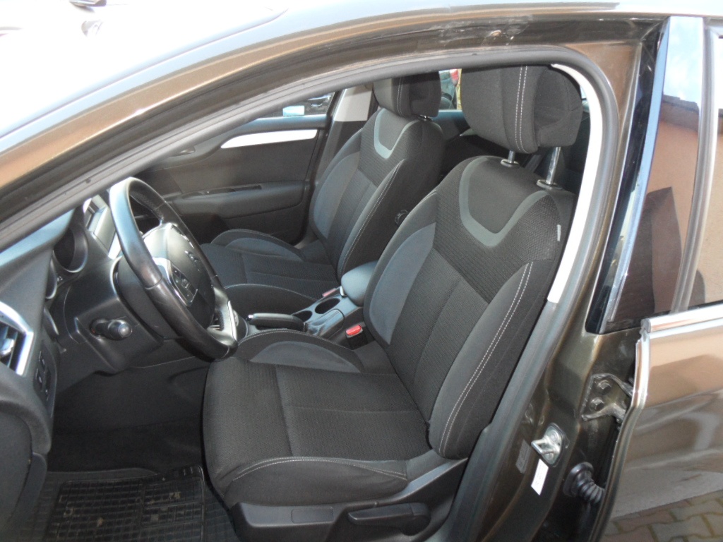 Citroen C4 1.6 HDi,66kw,1.maj.zak v ČR,naj.114000km - 8