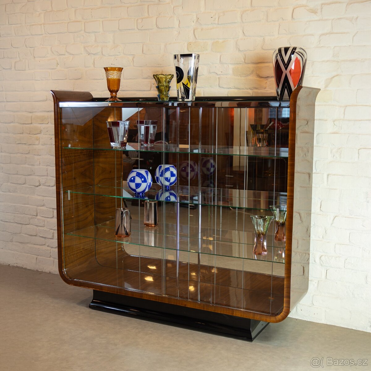 SKLENÍK..VITRÍNA TULIPÁN-UP ZÁVODY..J. HALABALA - 8