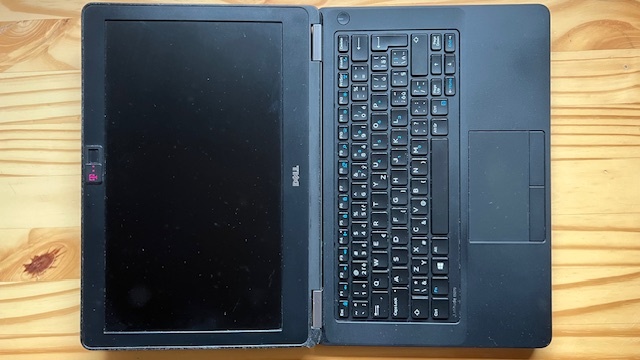 vadný Dell Latitude E5570 - na díly - 8