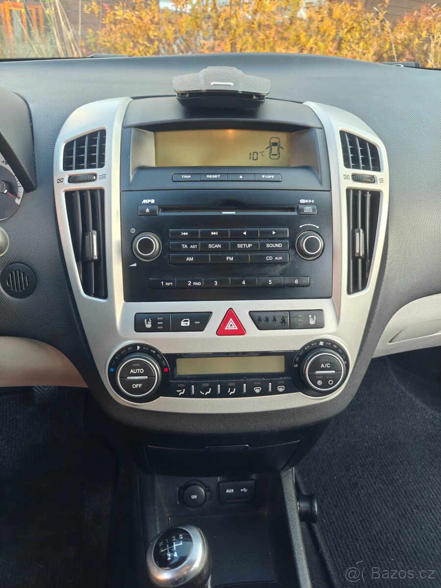 Kia Ceed 2007 1.6 benzín - 8