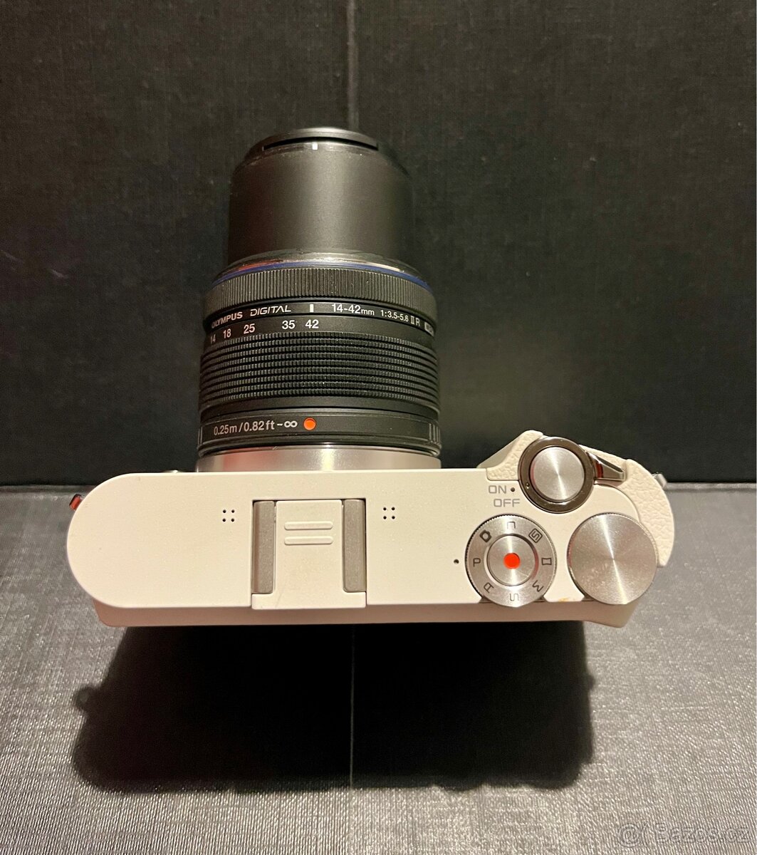 Xiaomi Yi M1 20MPx/4K + Olympus Zuiko 14–42 mm – Micro 4/3 - 8