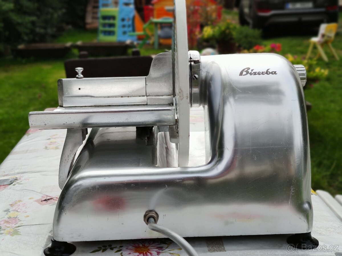 Bizerba nářezový stroj profesionální - 8