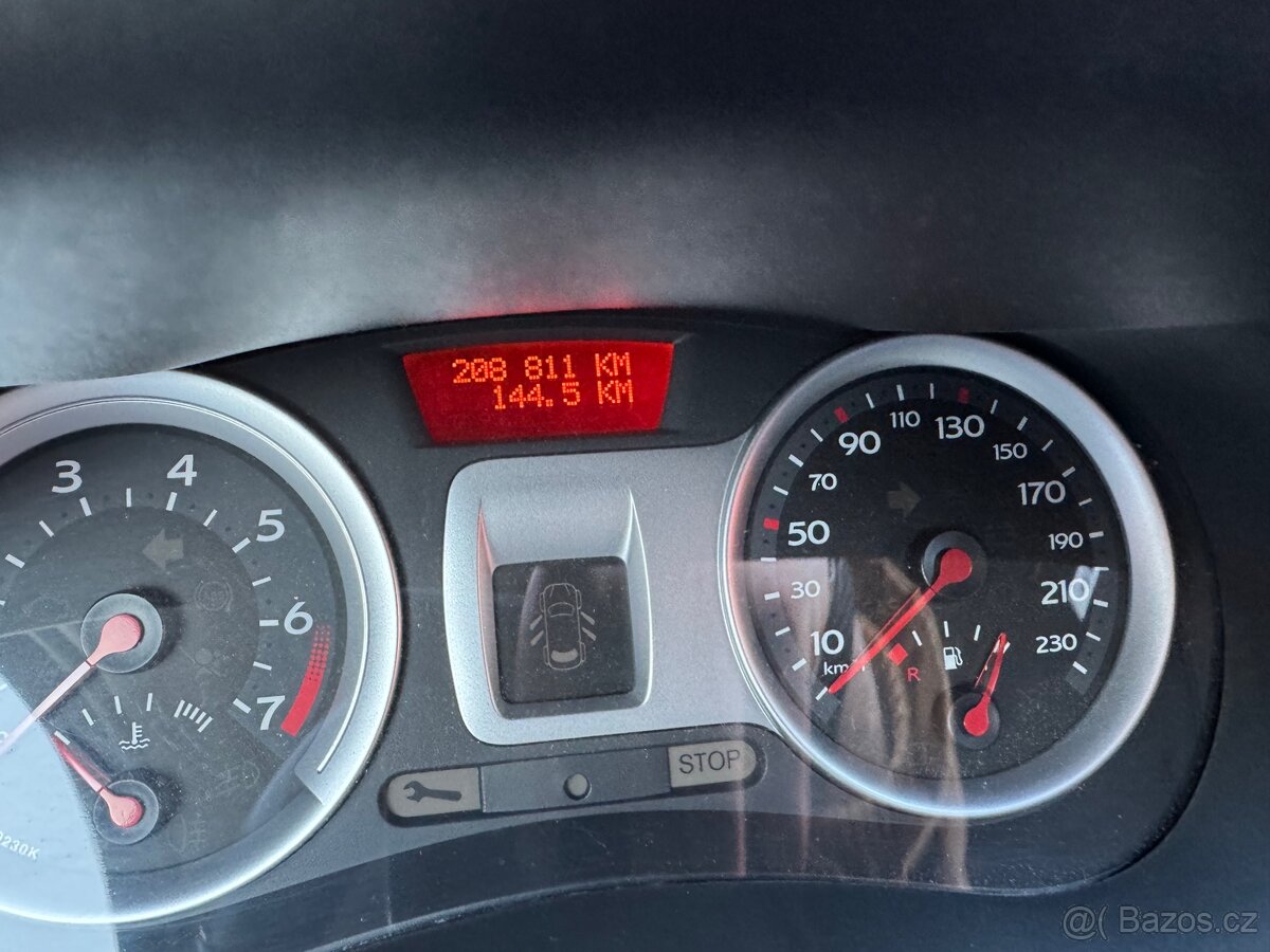 Renault clio III 3 1.6 16v benzin 2005 - 8