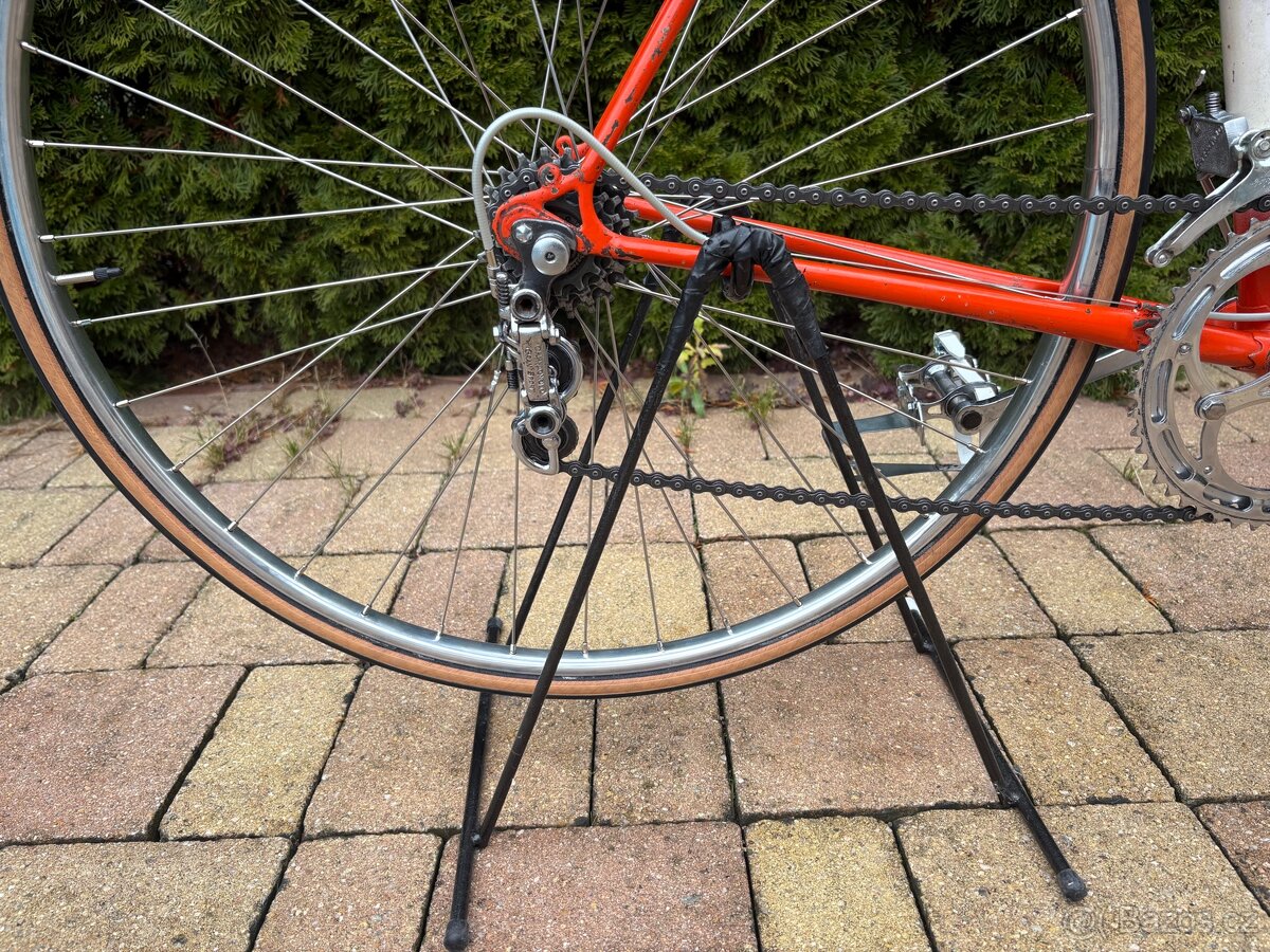 Kolo Favorit F12 z roku 1963 - 8