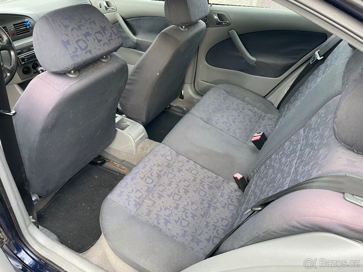 Škoda Octavia 1.6i 55kW - 8