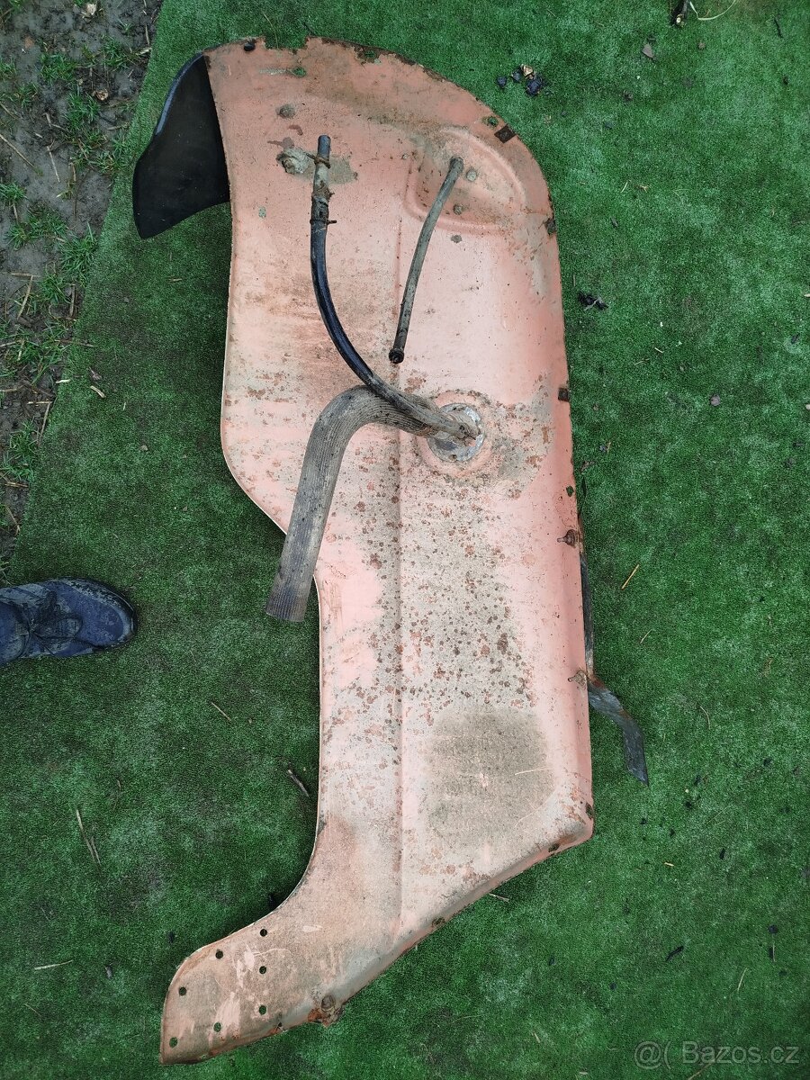 Saab 96 blatníky zadní - 8