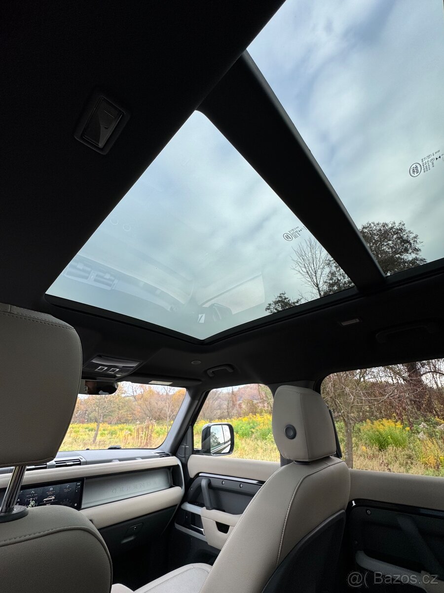 Land Rover Defender 110 3.0D D300 SE 9/2022 odpočet DPH - 8