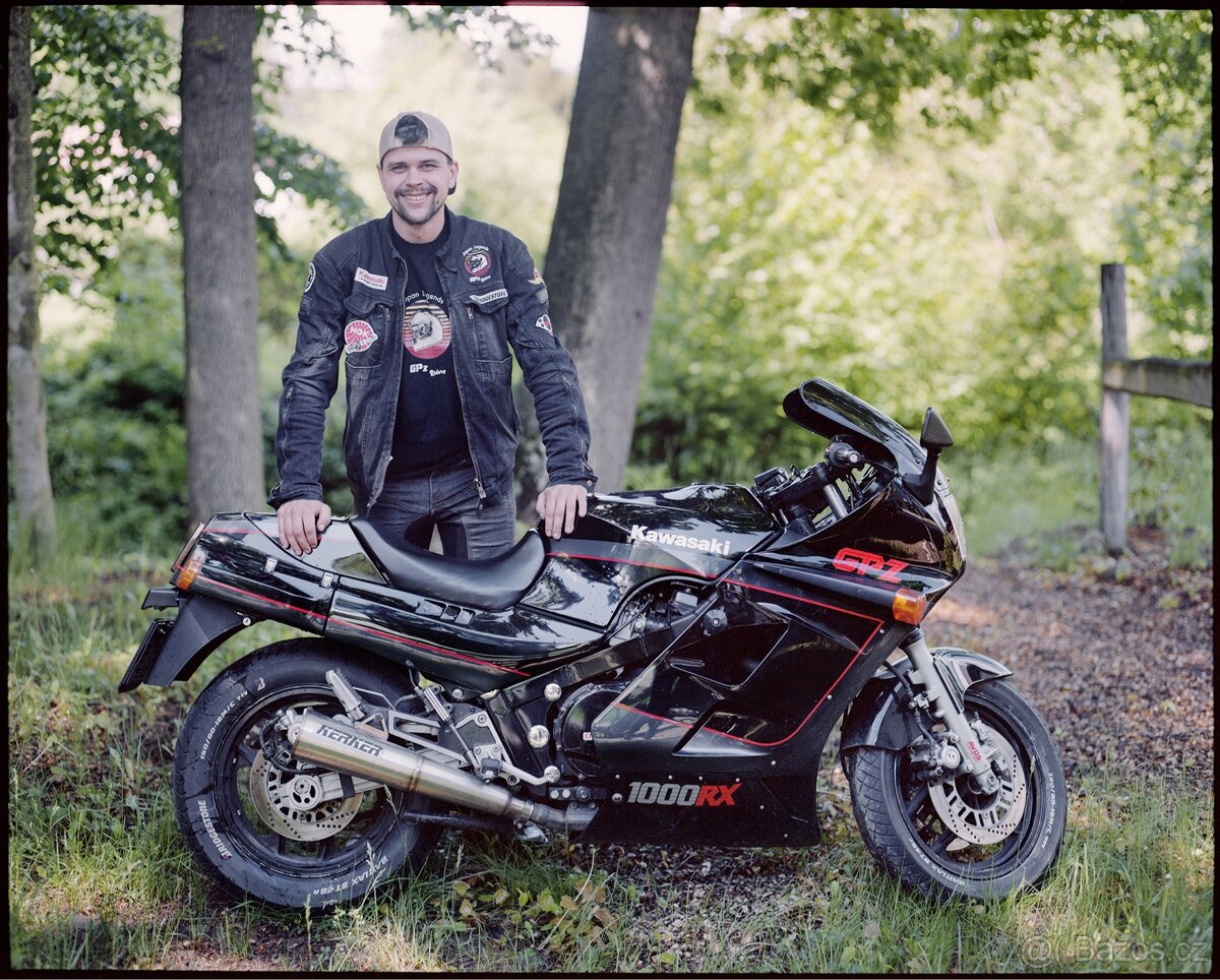 Kawasaki GPZ 1000rx - 8