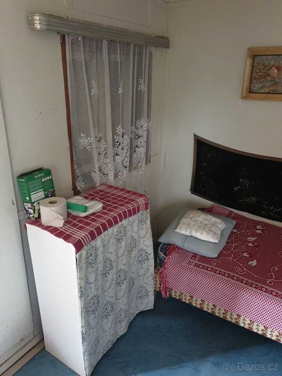 Zahrada s chatkou - 8