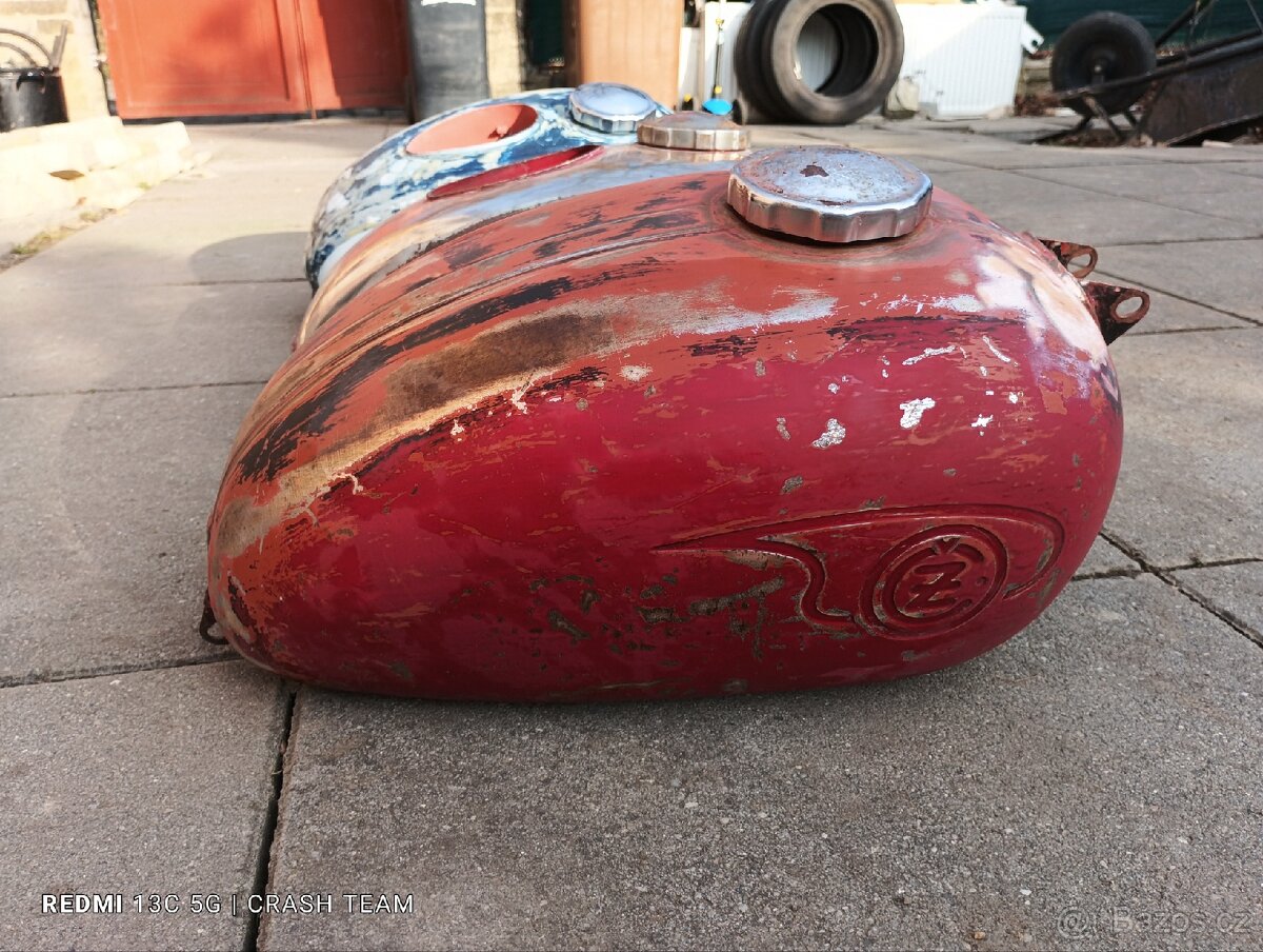 Nádrž Jawa , Čz - 8