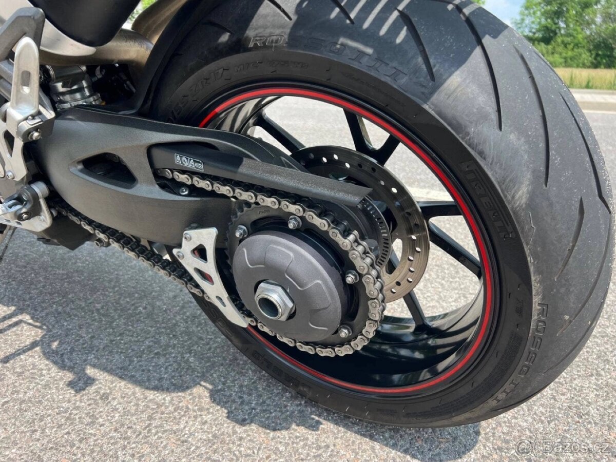 Prodám TRIUMPH SPEED TRIPLE R - 8