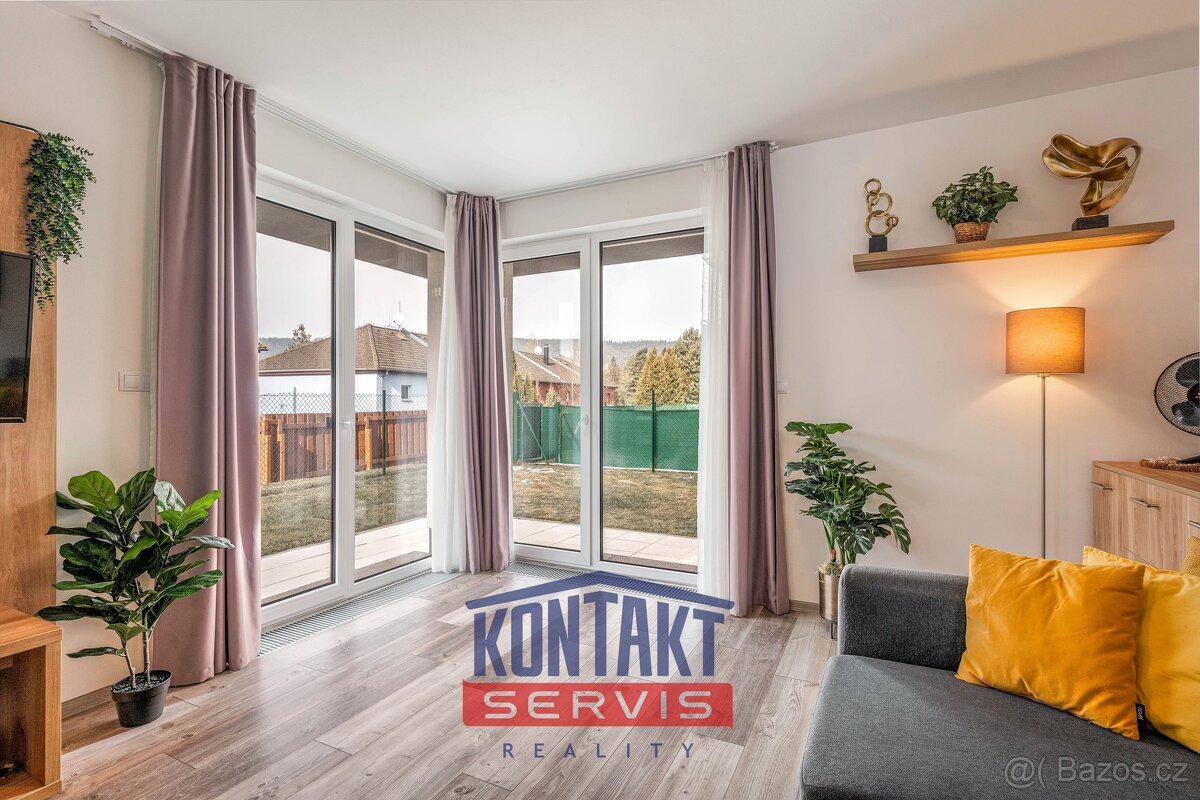 Prodej luxusního apartmánu 3+KK se saunou, terasou a zahrado - 8