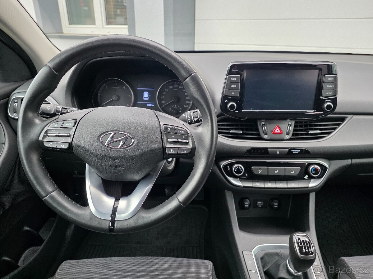 Hyundai i30 1.6CRDi 85kW TAŽNÉ 1.MAJITEL - 8