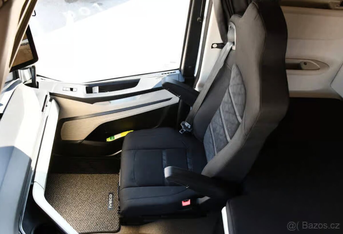 Iveco Tahač návěsu S-Way - 8