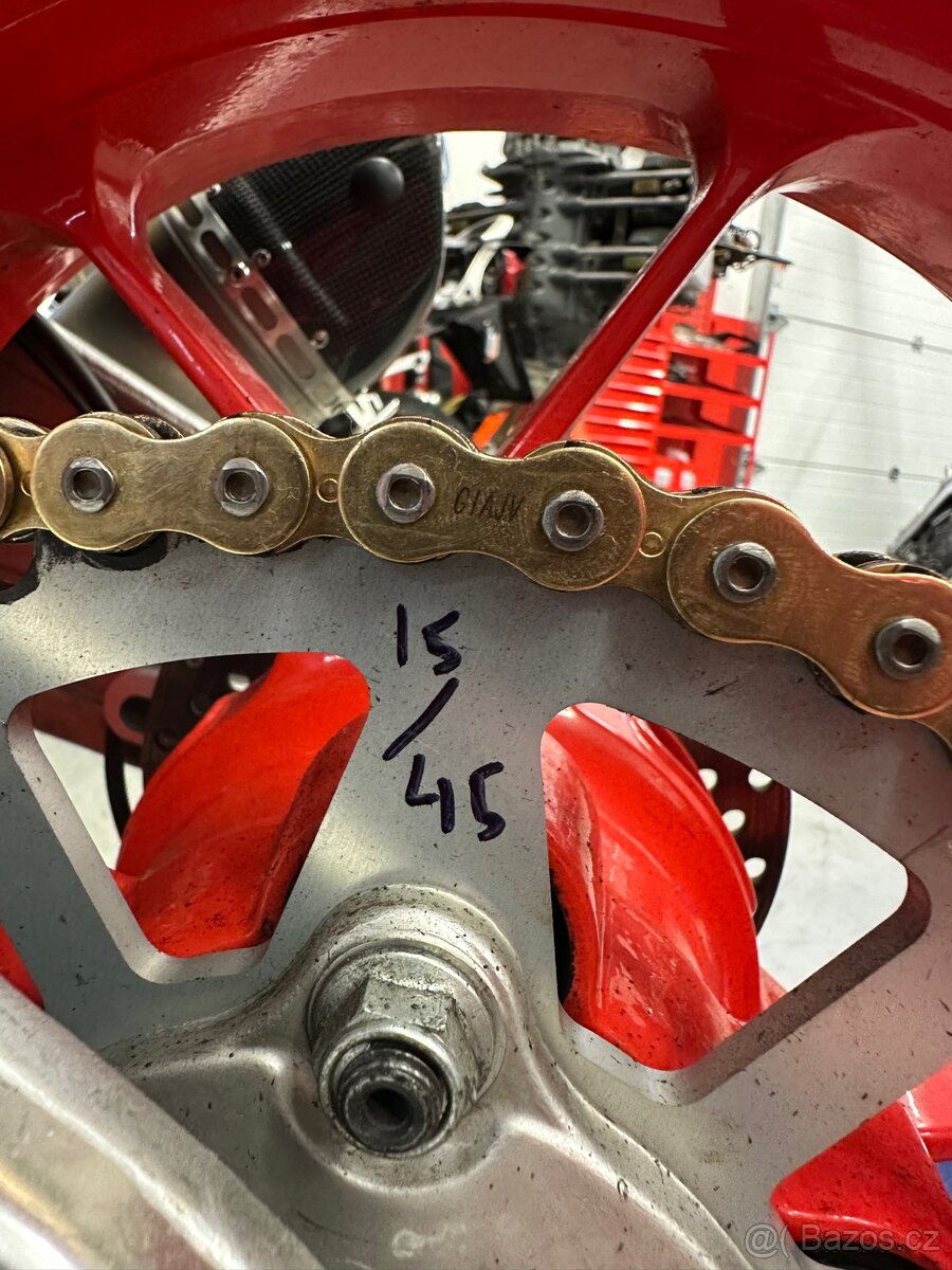 Aprilia Tuono V4 2017 - 8