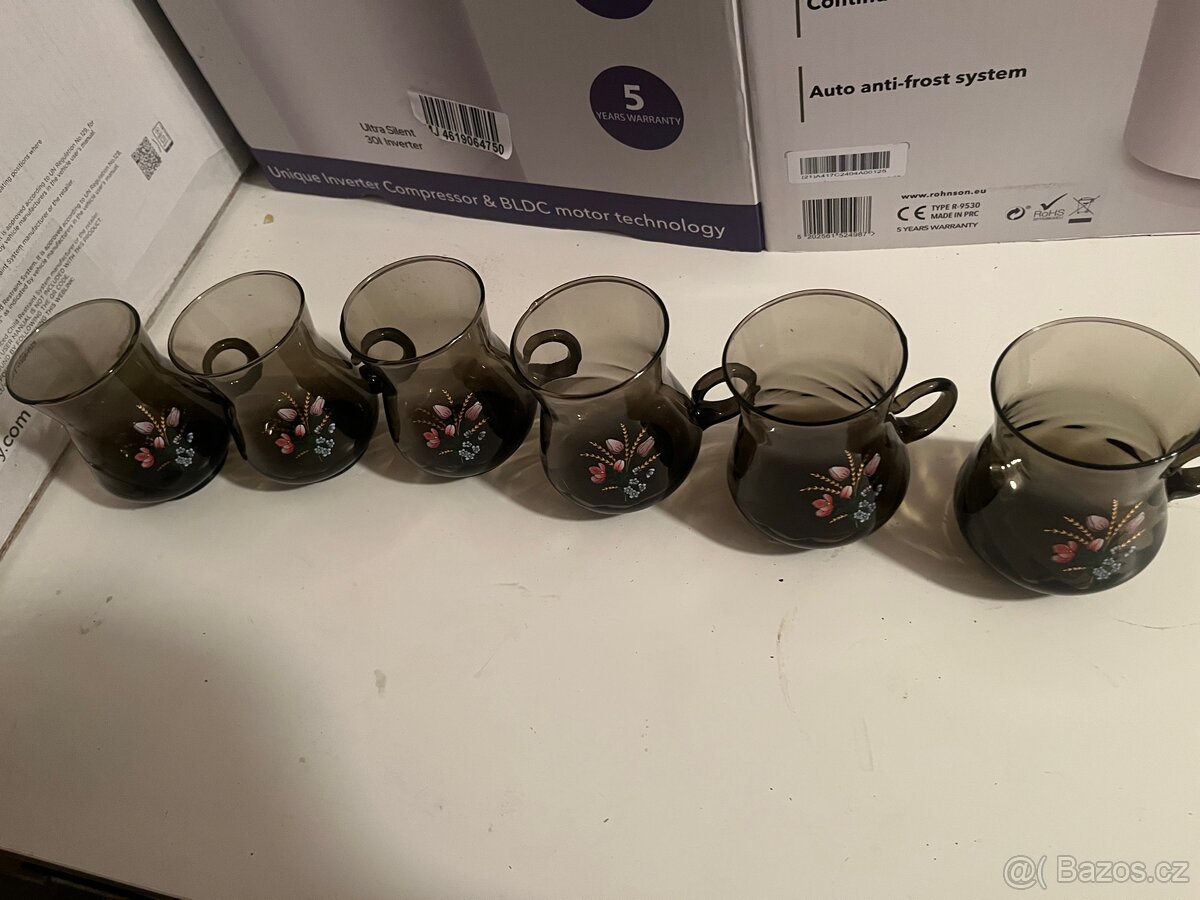 Zelene, cerne sklo a svicen - 8