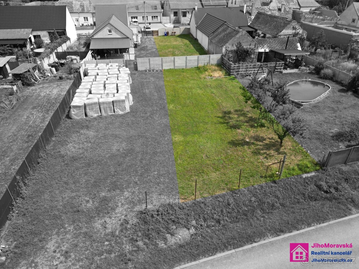 Prodej pozemku pro bydlení, 600 m² - Drnholec, ev.č. 00121 - 8