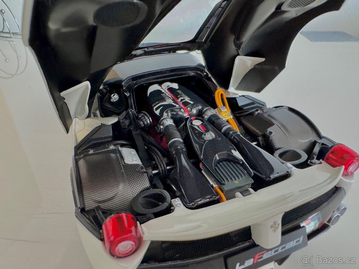 Ferrari LaFerrari Aperta - BBR 1:18 - 8