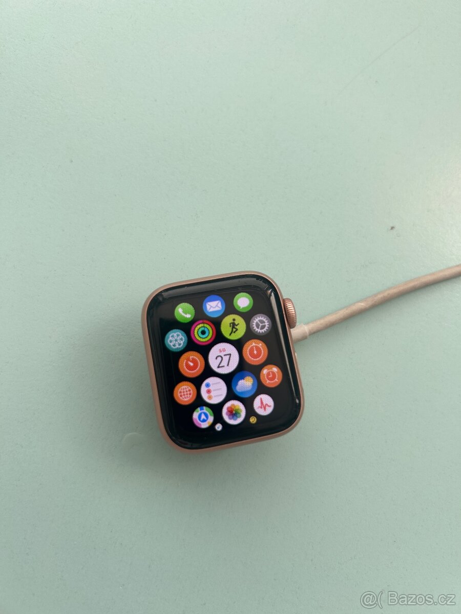 hodinky apple watch 4. série - 8