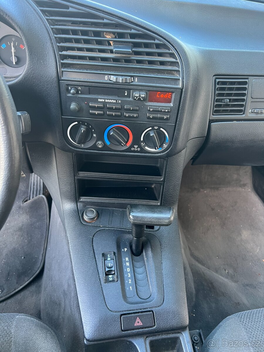 BMW E36 316iA m40 Diamantschwarz - 8