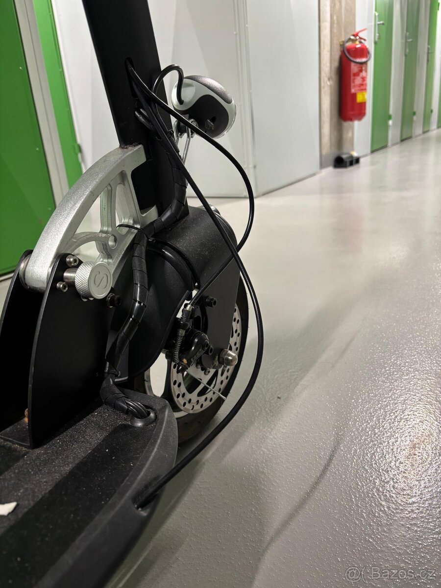 Elektrická koloběžka - 8