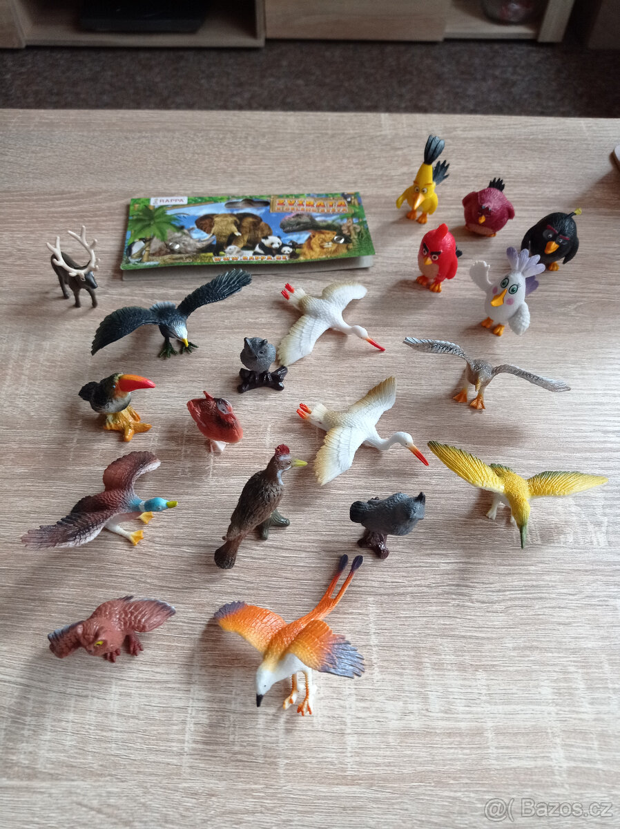 Penál, kyblík na písek, gumové postavičky (Angry birds, aj.) - 8