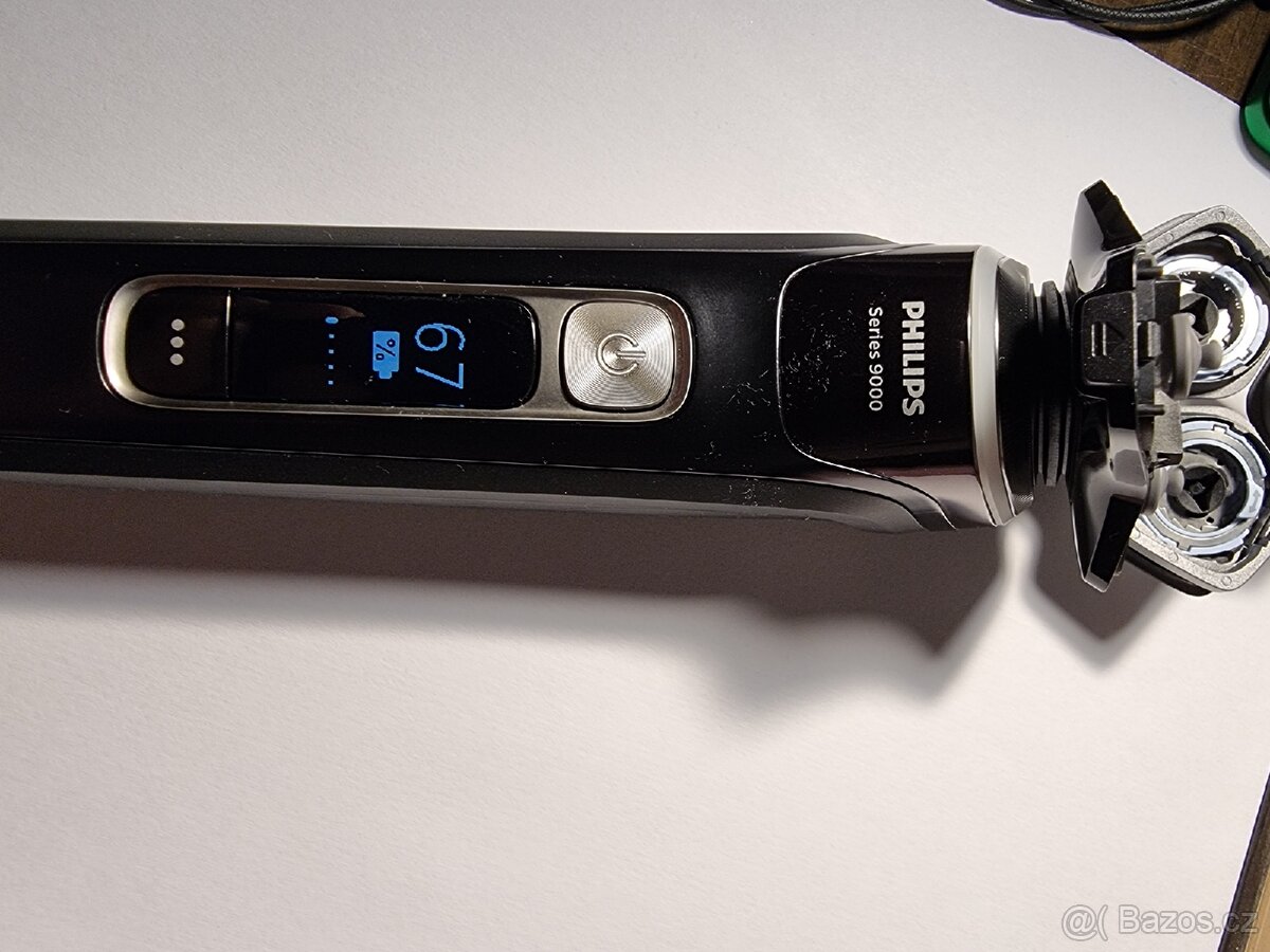 Elektrický holicí strojek PHILIPS S9976/55 - 8