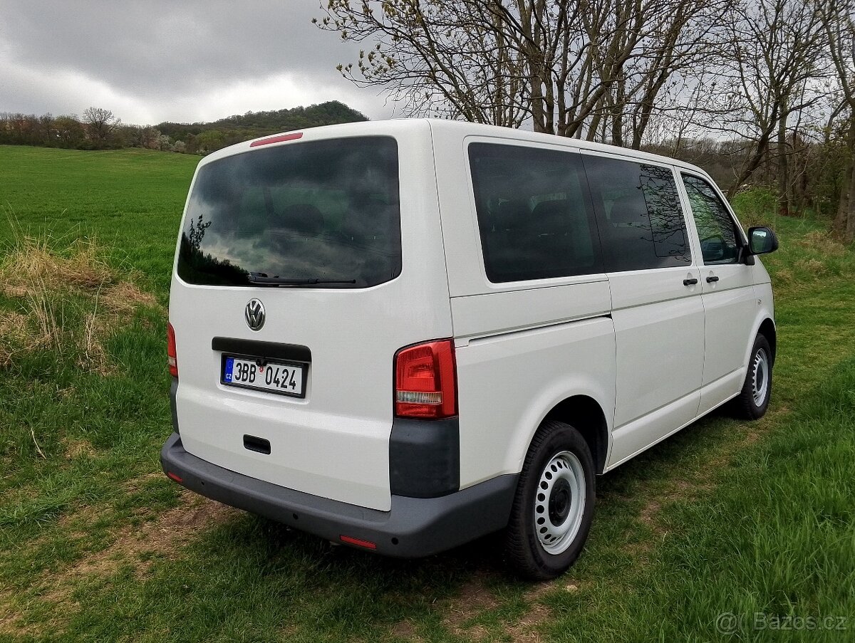 Volkswagen Caravelle 2.0 TDI T5.1 velmi zachovalý - 8