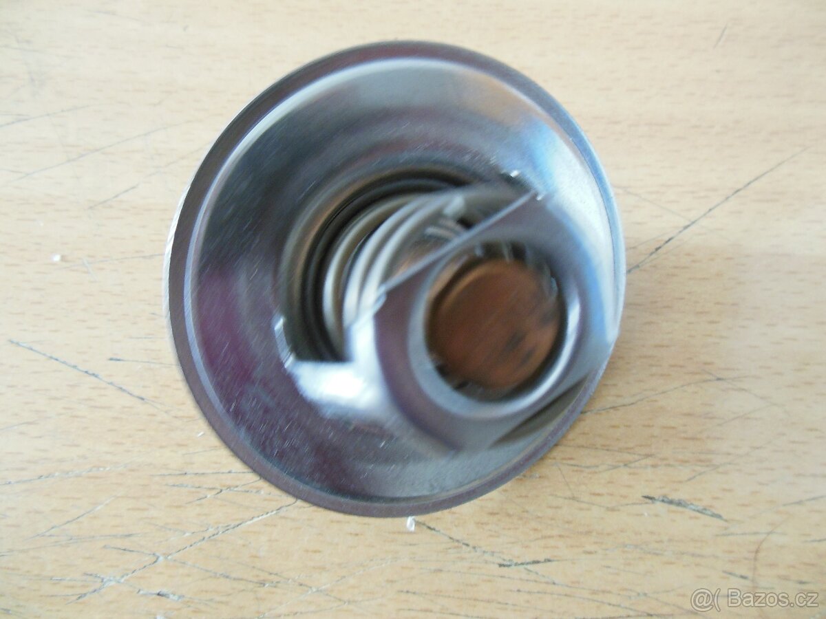 Zapalovací cívka, třmem zadní nápravy.pružiny, ložisko - 8