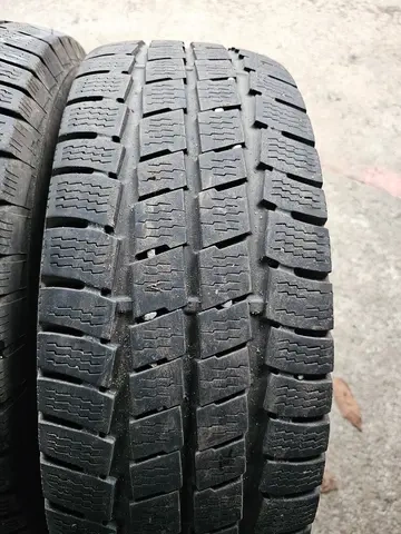 Prodám zimní Pneumatiky 215 65 R 16.C. - 8