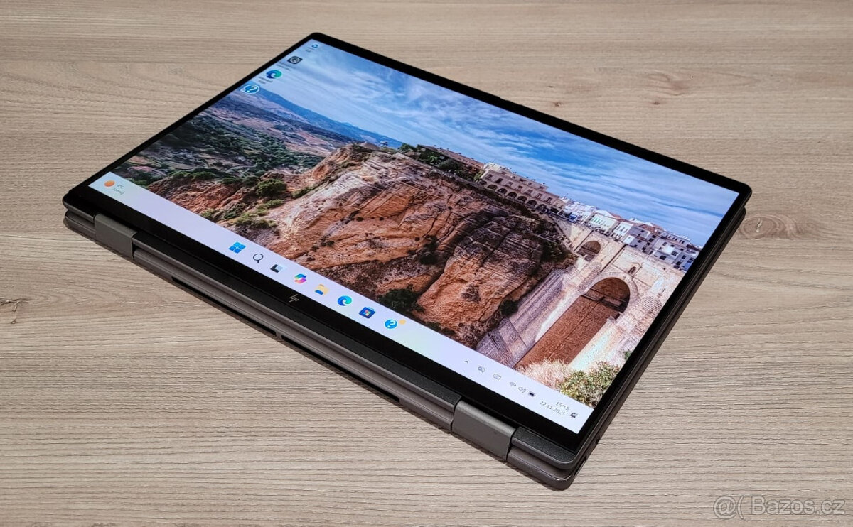 HP 2v1, Ryzen 7-8840 8/16x 5,1GHz, 16GB DDR5, 1TB SSD, R780M - 8