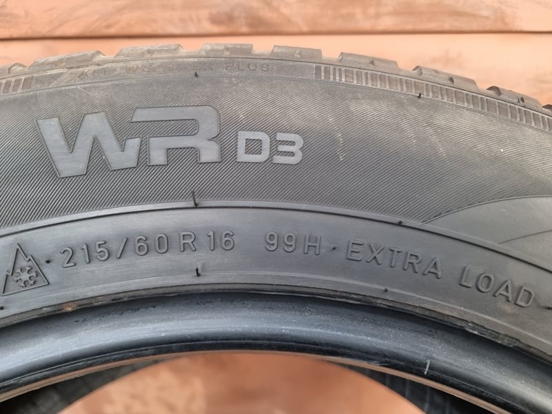 Zimní Nokian 215/60/16 - 8