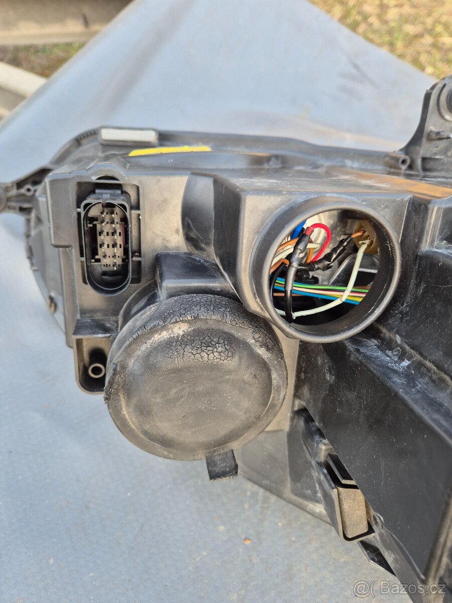 VW Golf V.,levé světlo xenon - 8