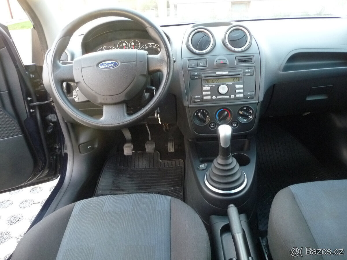 Ford Fiesta 1.3i najeto 28 000km 1.majitel koupeno v čr - 8