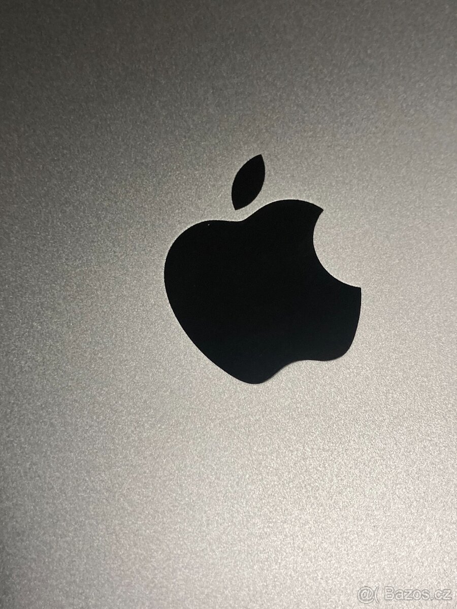 iPad Pro 12.9 2021 5th gen. Baterie 89% - 8