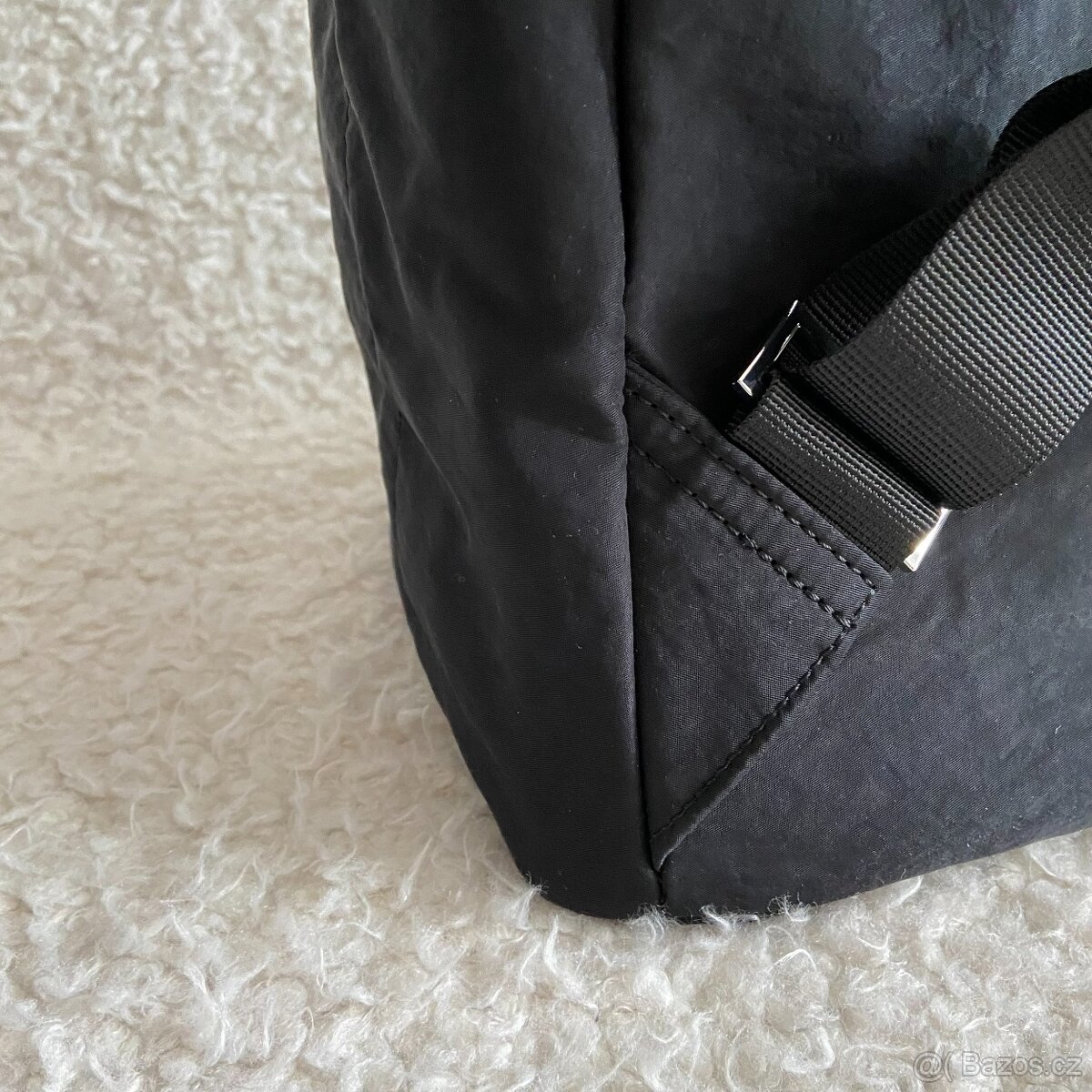 Nový černý batoh Reserved - 8