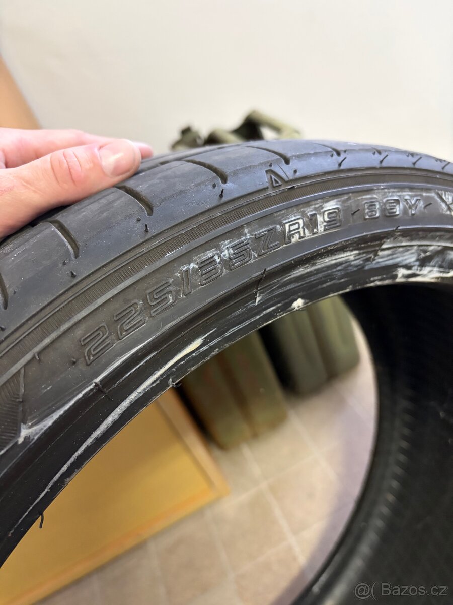 225/35 r19 - 8