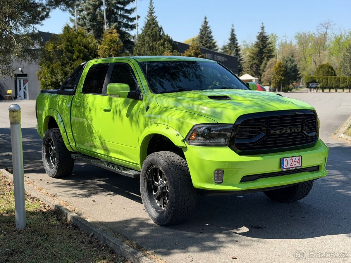 Dodge Ram Sport 2017 5.7 hemi 4x4 - 8