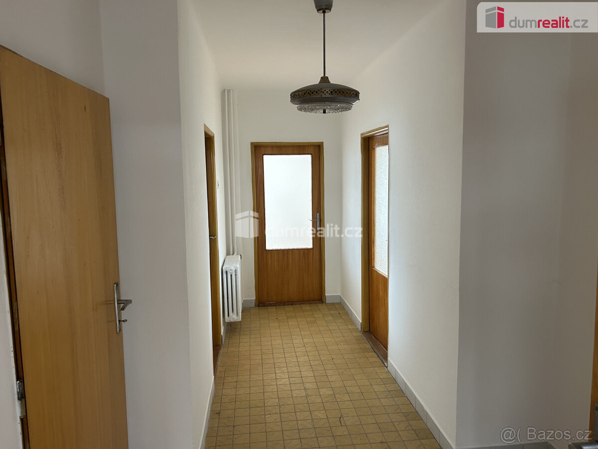 Prodej vícegeneračního rodinného domu o dispozici 5+1 v Doln - 8