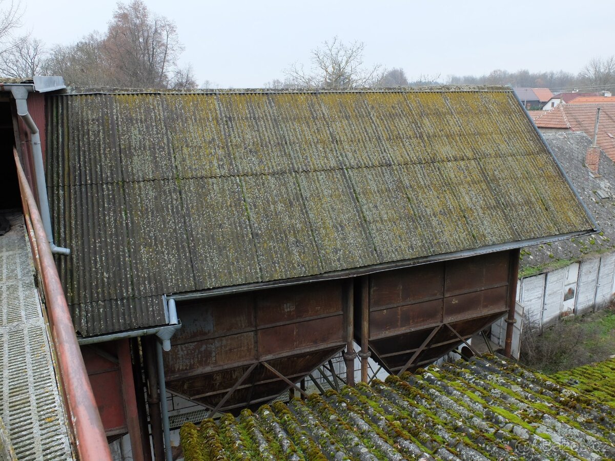 Kompletní střecha trámy oplechování, krytina - 8