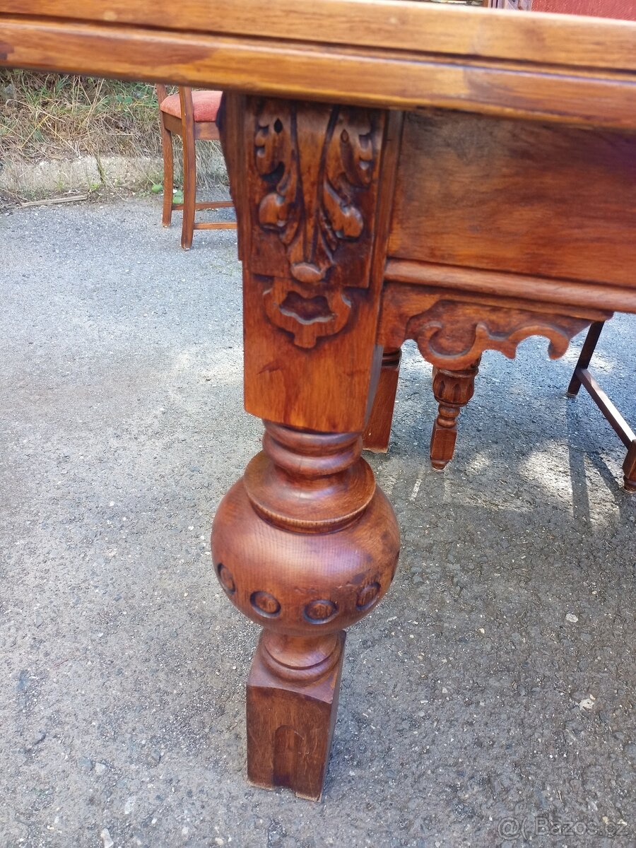 Prodám krásnou antik jídelní sestavu-stůl rozkládací+6 x žid - 8