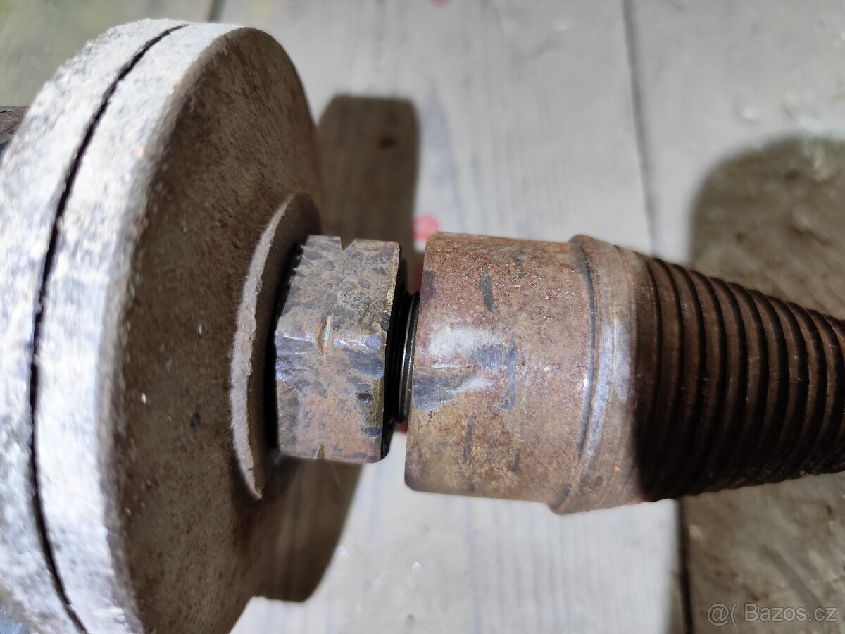 Hřídel na cirkulárku - 8