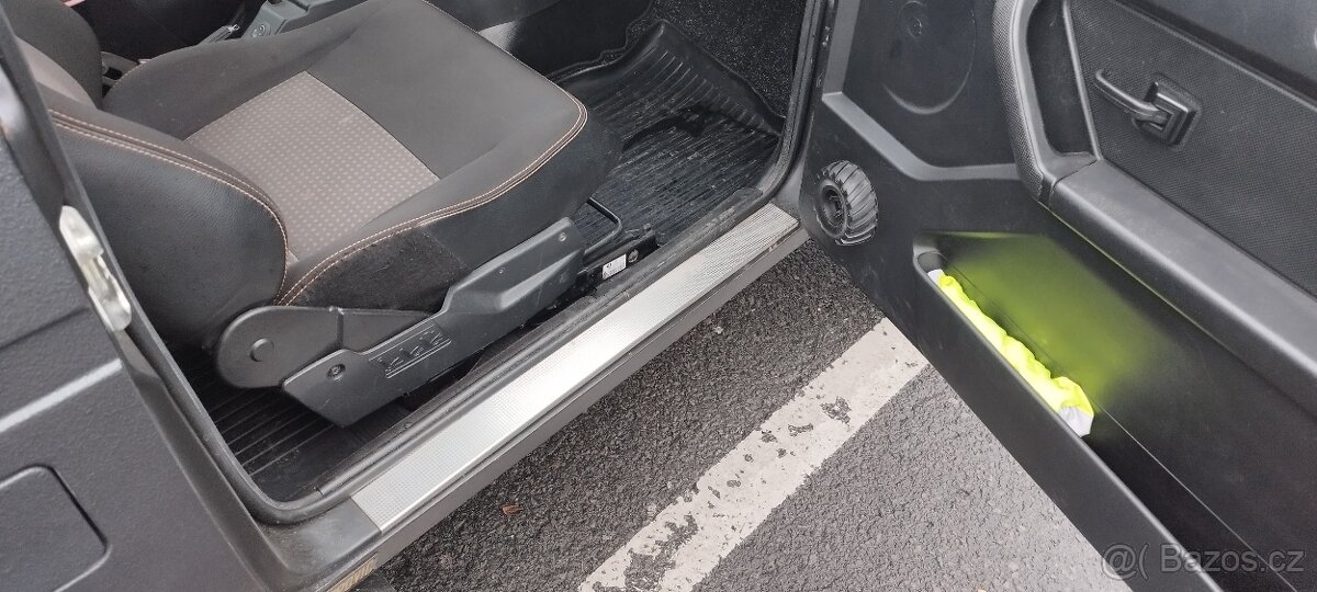 Prodám Lada Niva Urban 4x4 LPG - 8