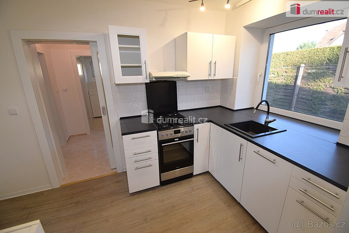 Pronájem rodinného domu 150 m², pozemek 565 m² - 8