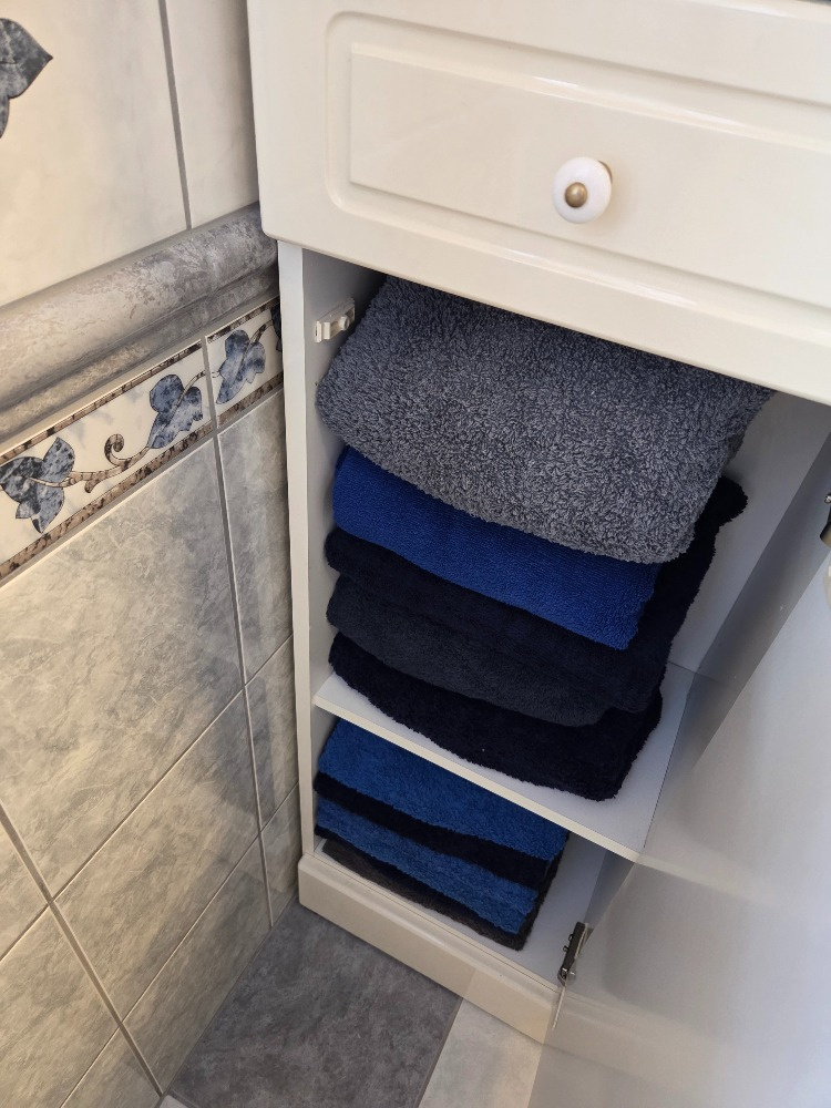 KOUPELNOVÁ SESTAVA NÁBYTKU - 8