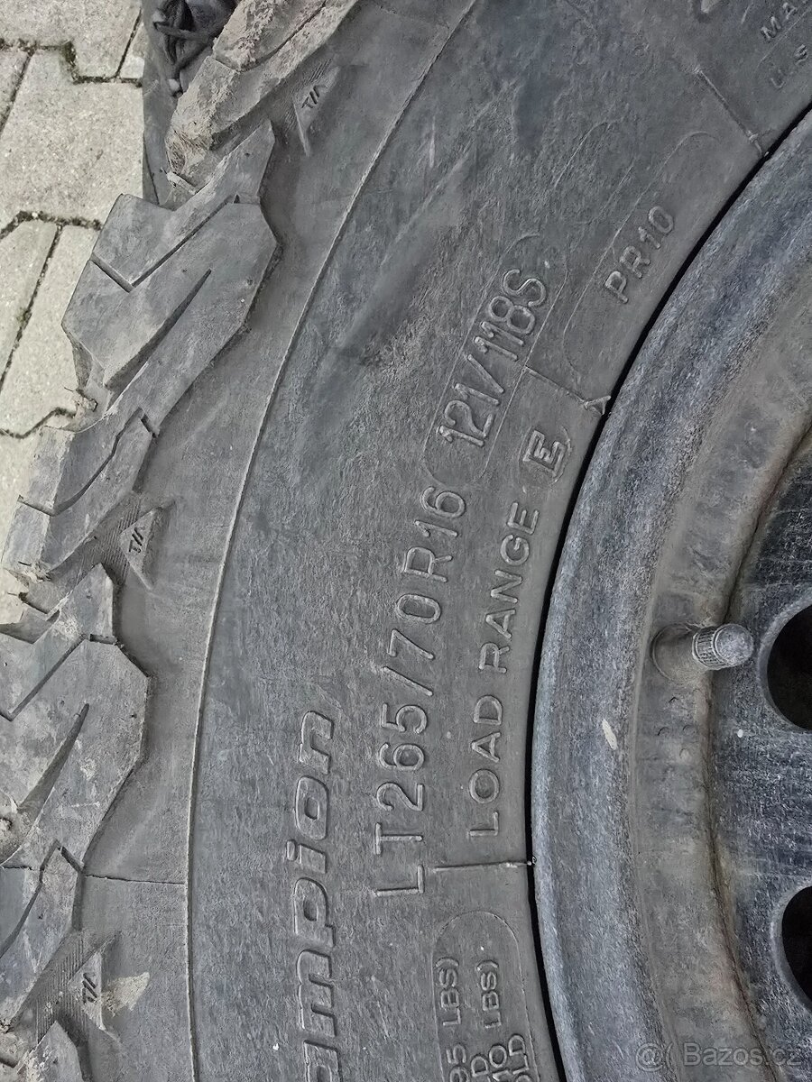 BF Goodrich 265/70 R16 - 8
