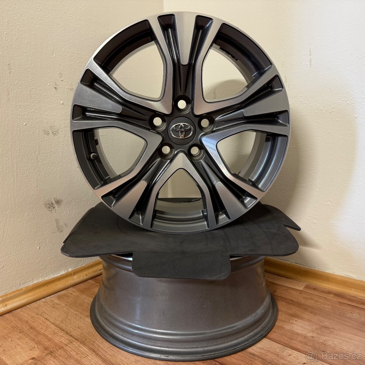 TOYOTA RAV-4 5x114,3 R17 ET39 7.0Jx17 60,1mm - 8